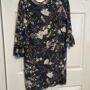 Old Navy gray with Belle sleeve has flowers, butterflies birds black white green